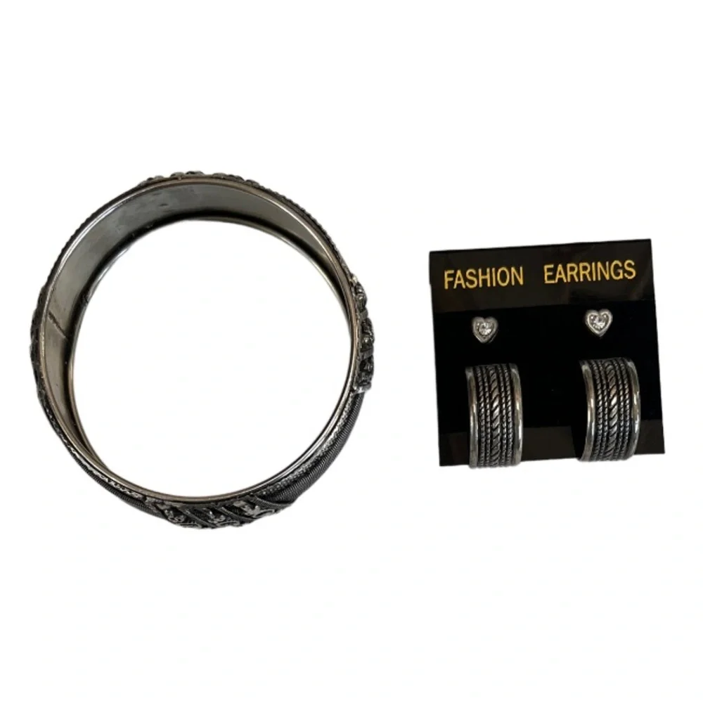 None matching bangle